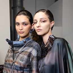 Giorgio Armani 2025秋冬女装系列秀场妆容发